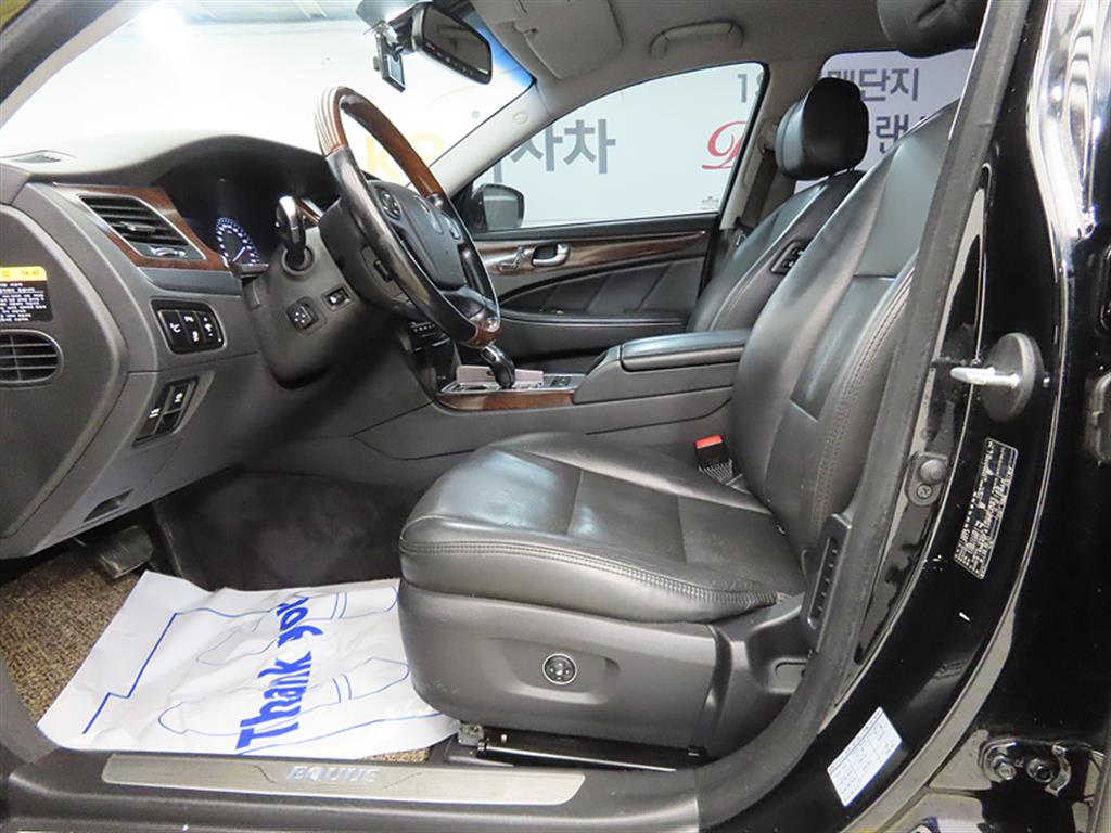 HYUNDAI Equus - Vista 5