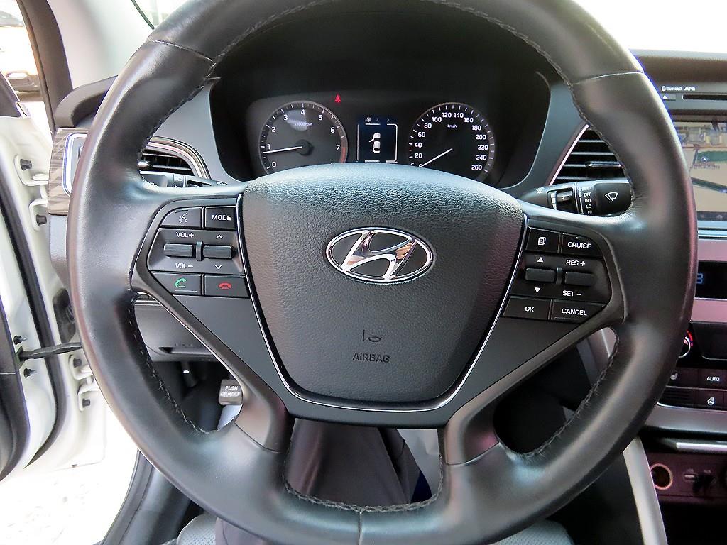 HYUNDAI Sonata - Vista 8