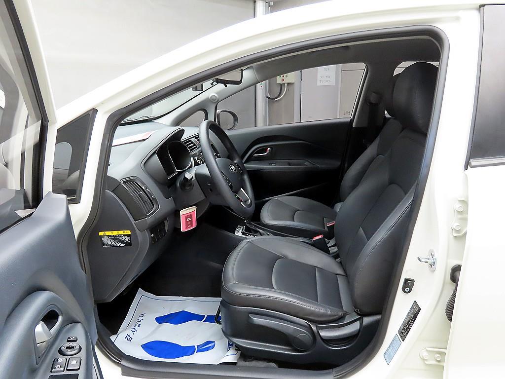 KIA Pride - Vista 5