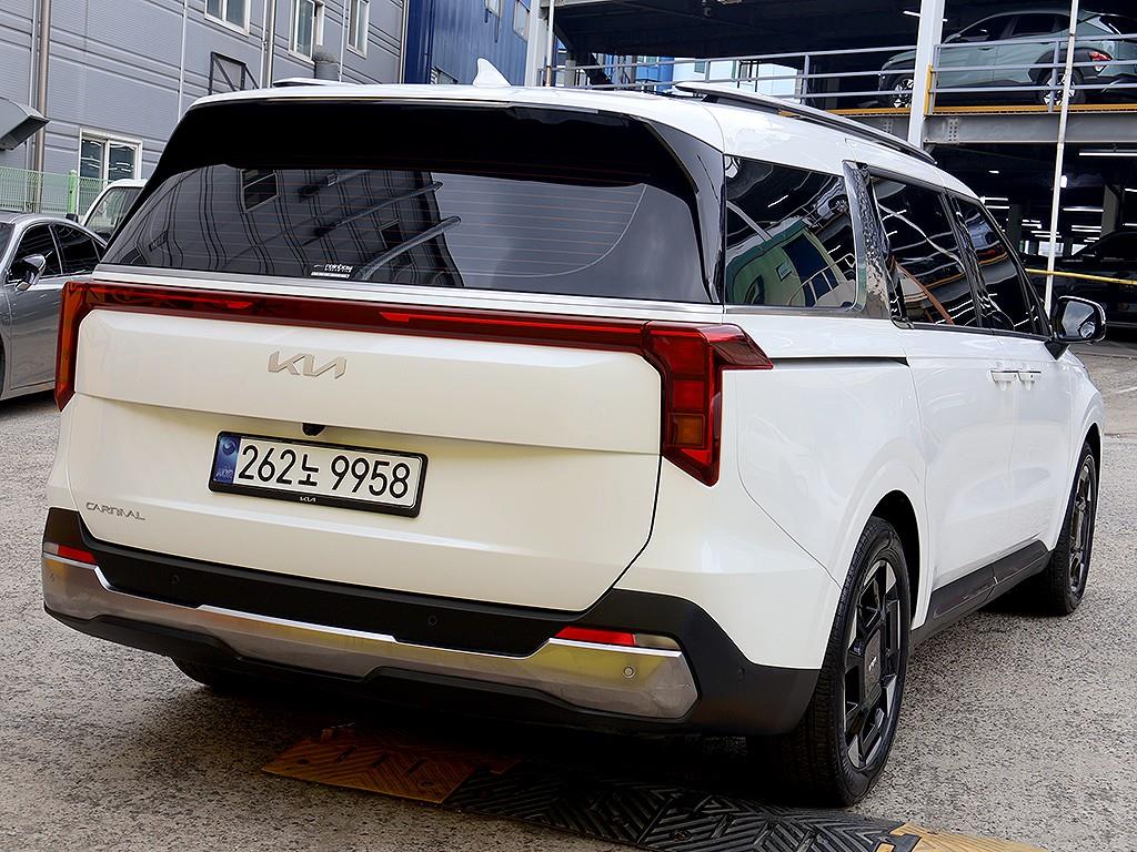 KIA Carnival - Vista 7