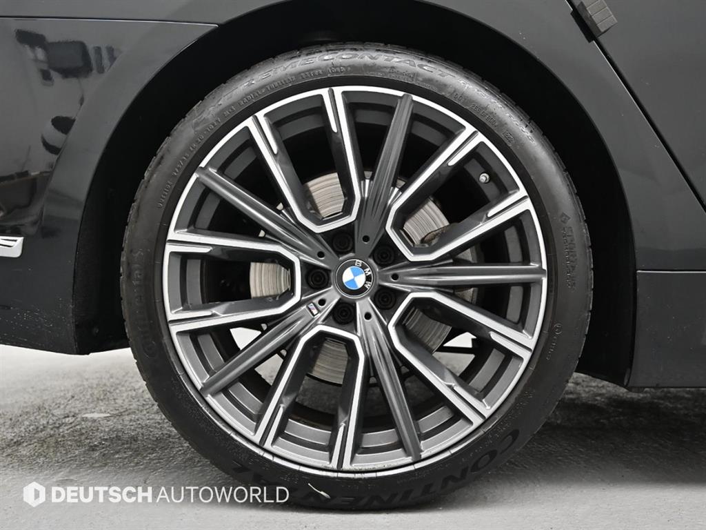 BMW 7 Series - Vista 5