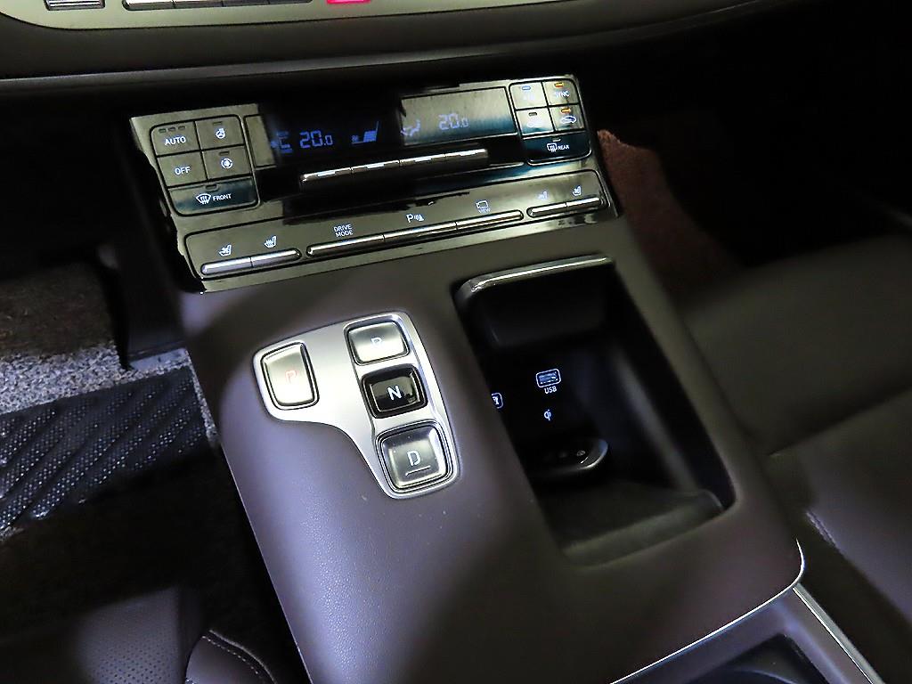 HYUNDAI Grandeur - Vista 12