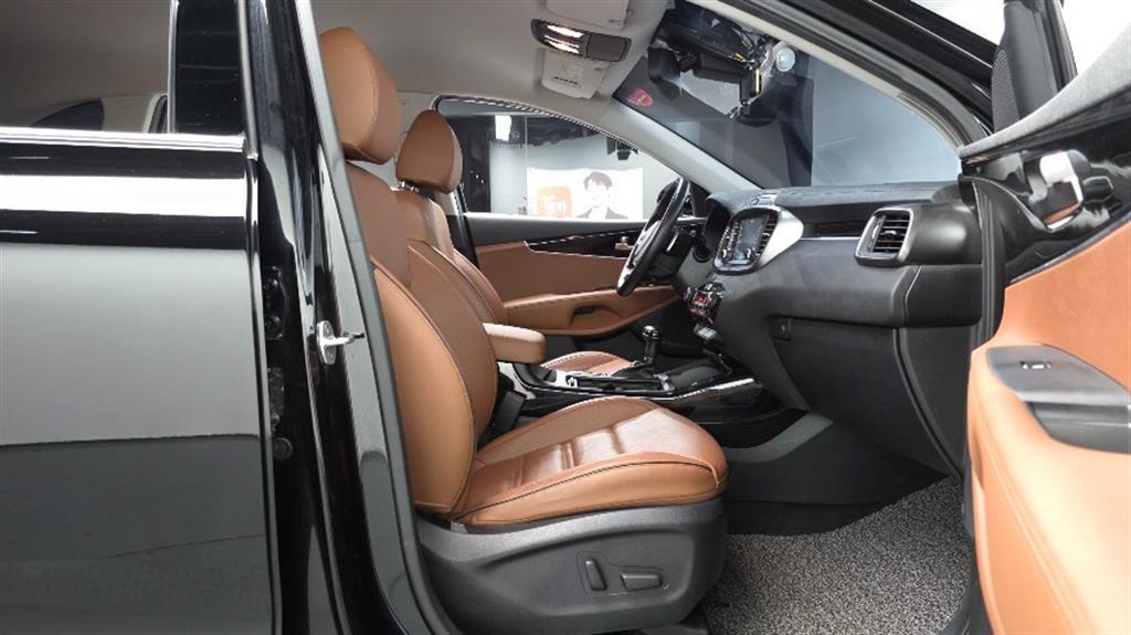 KIA Sorento - Vista 11