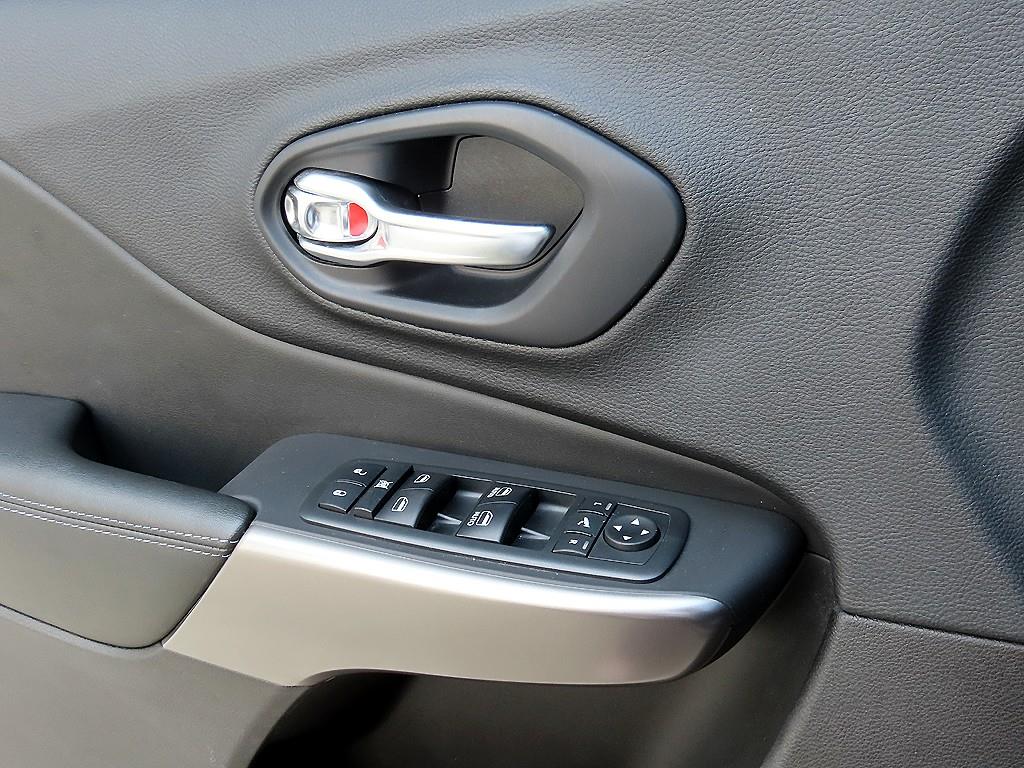 Jeep Cherokee - Vista 11