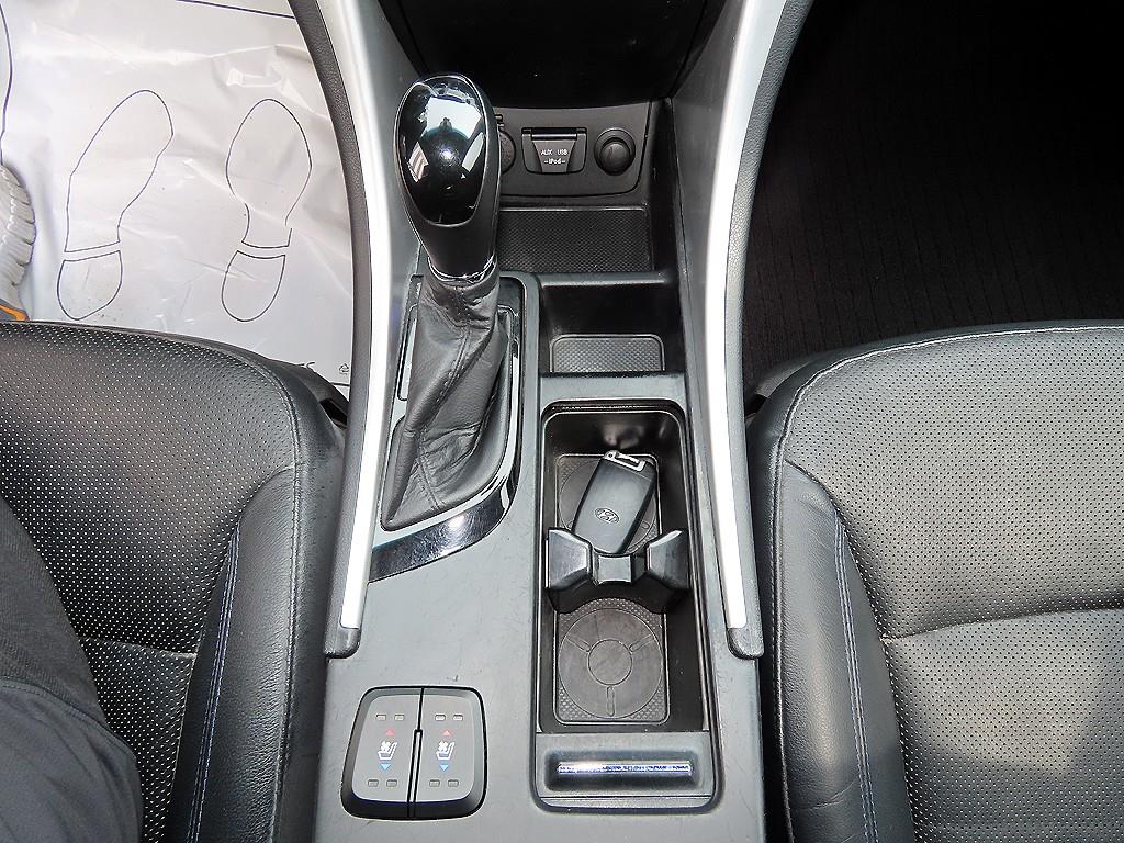 HYUNDAI Sonata - Vista 10