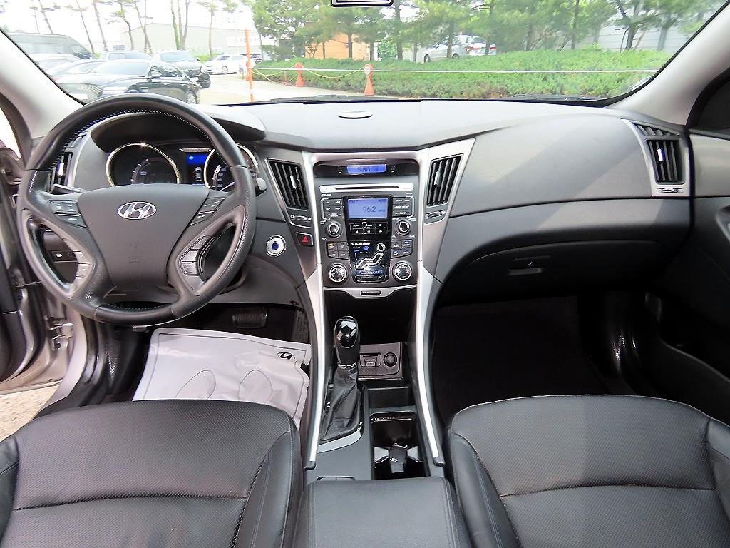 HYUNDAI Sonata - Vista 7
