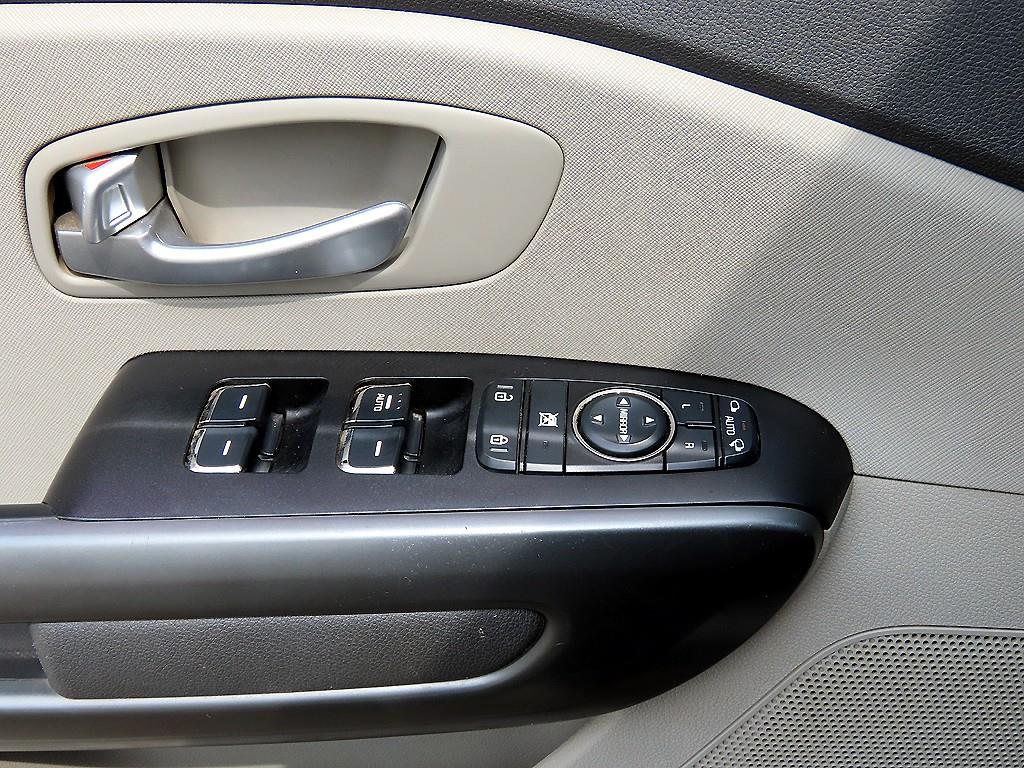 KIA Carnival - Vista 11