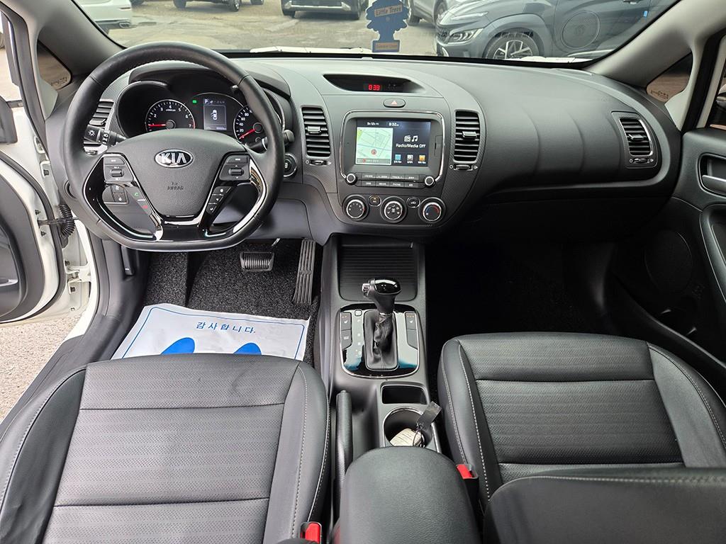 KIA K3 - Vista 9