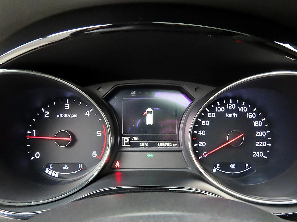 KIA Carnival - Vista 8