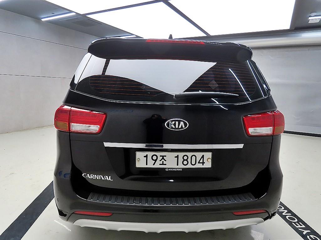 KIA Carnival - Vista 3
