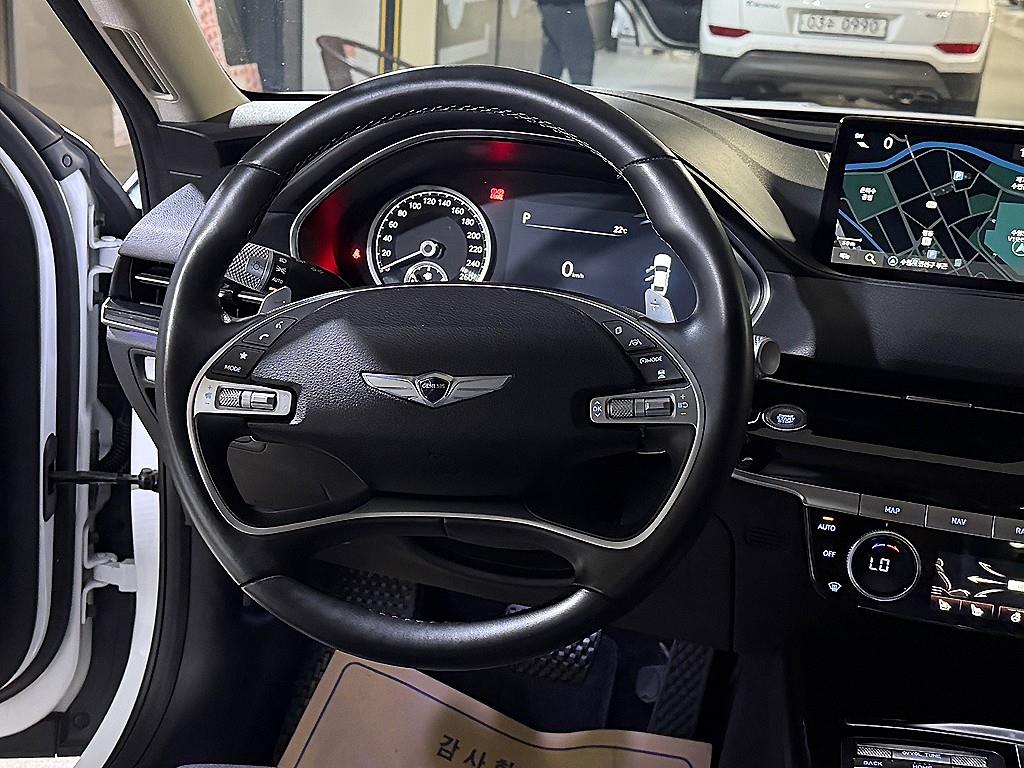 Genesis G80 - Vista 9