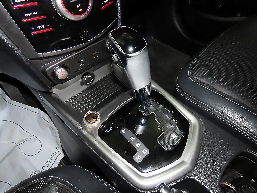 Ssangyong Tivoli - Vista 12