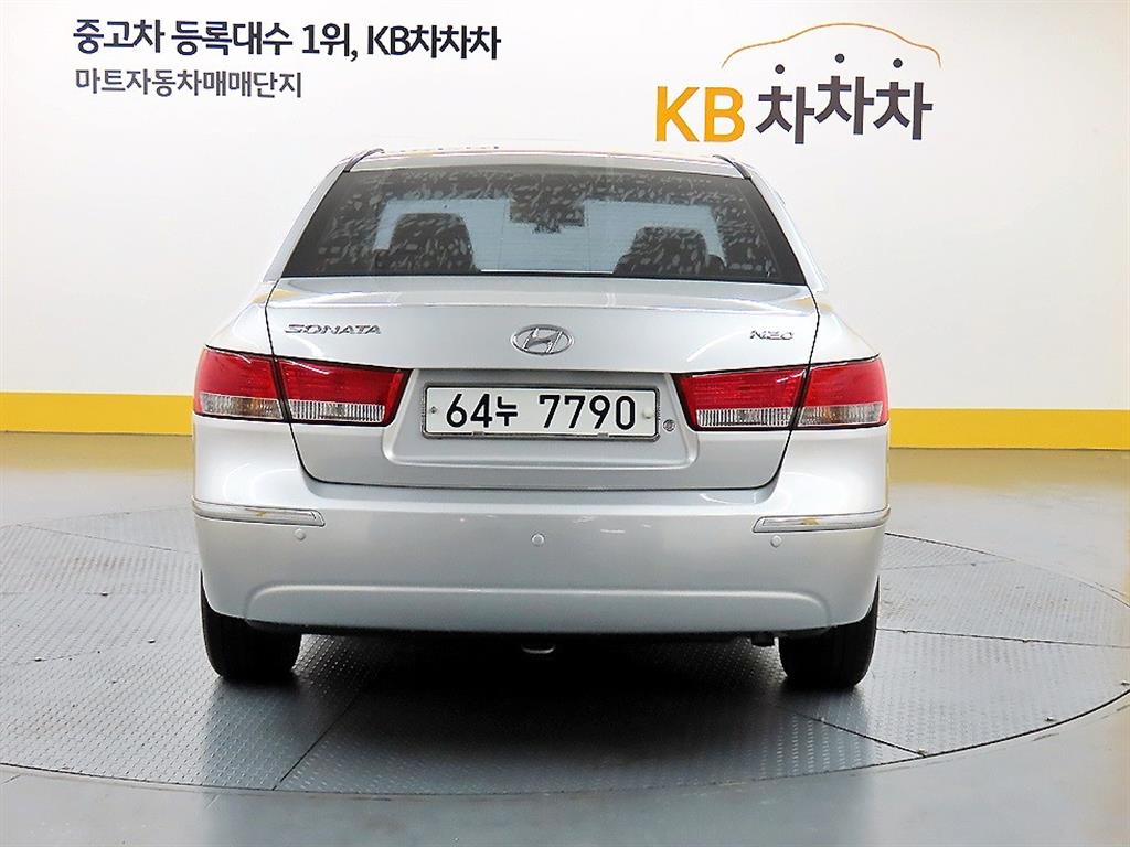 HYUNDAI Sonata - Vista 3
