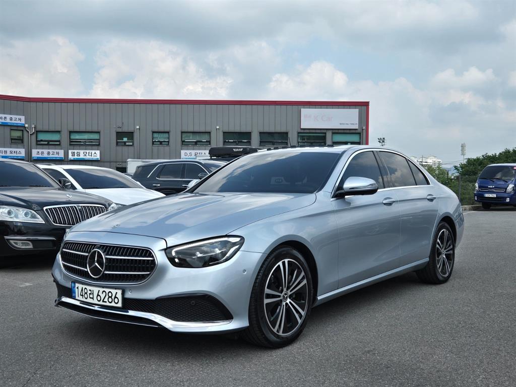 Mercedes Benz E class - Vista 3