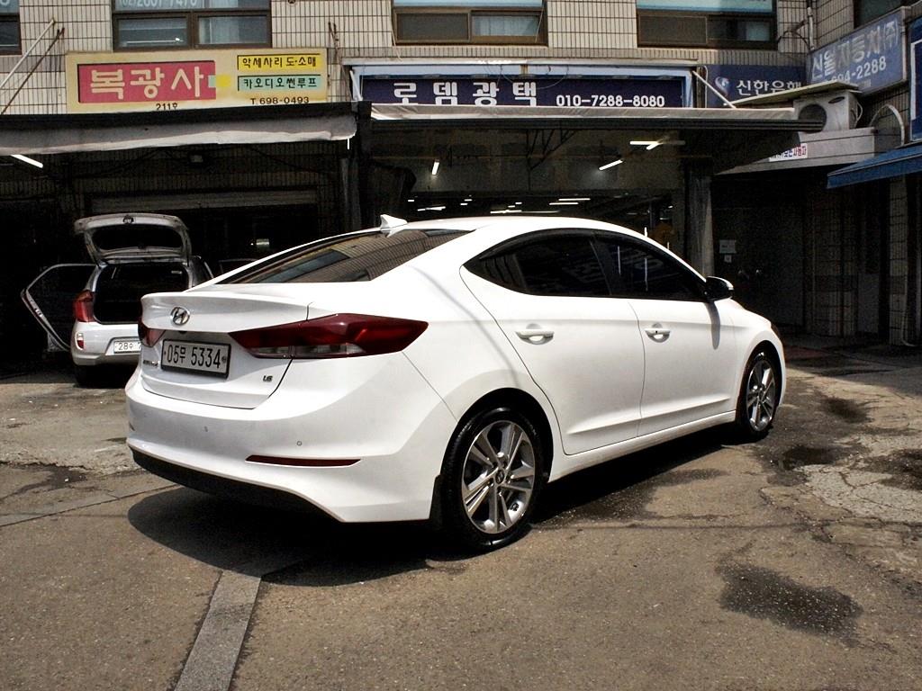 HYUNDAI Avante - Vista 6