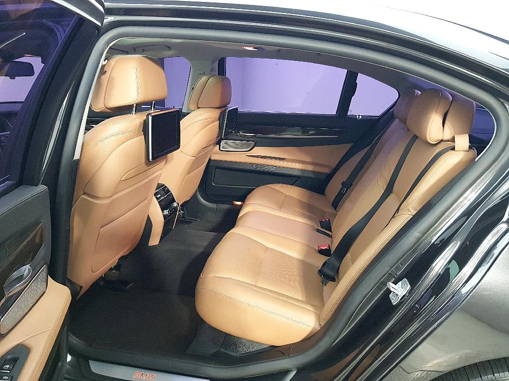 BMW 7 Series - Vista 9