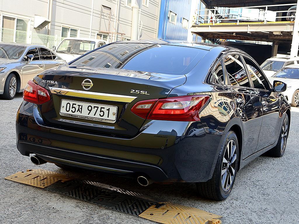 Nissan Altima - Vista 7