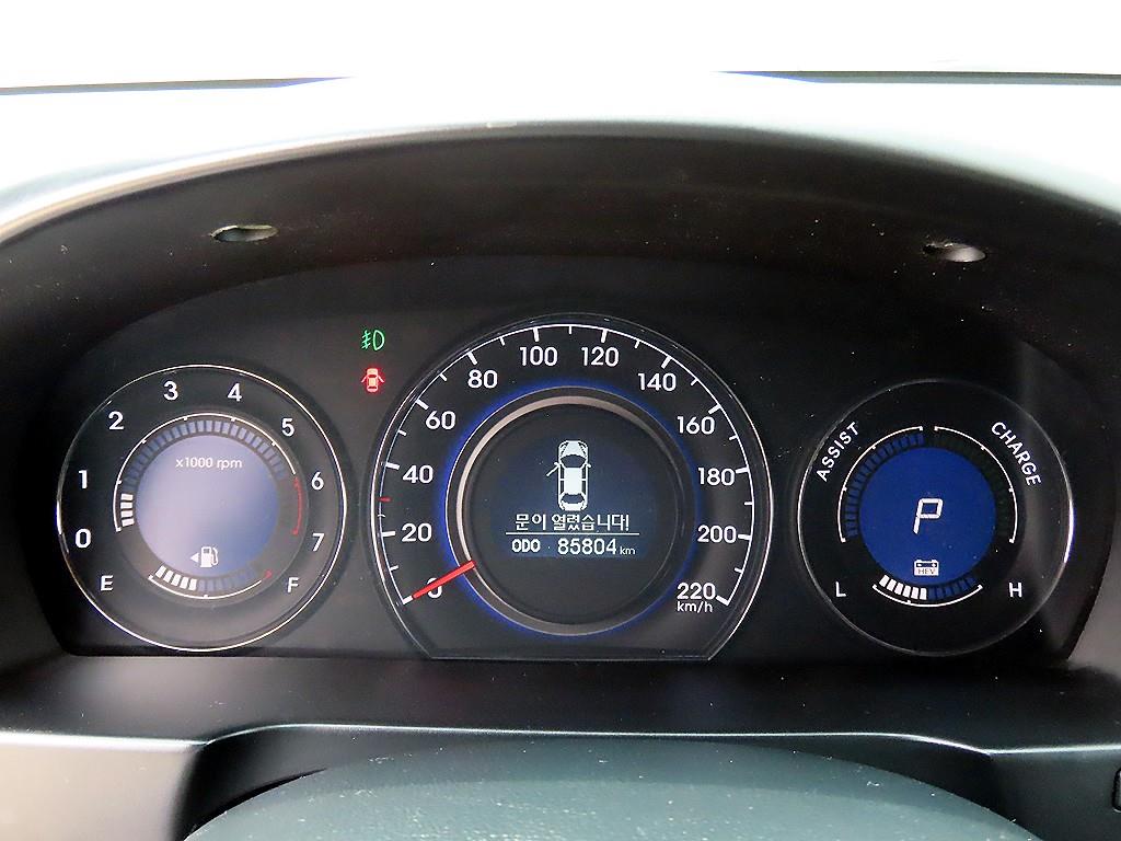HYUNDAI Avante - Vista 8