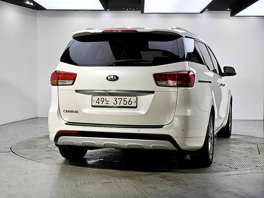 KIA Carnival - Vista 3