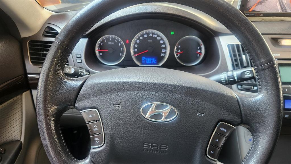 HYUNDAI Sonata - Vista 7