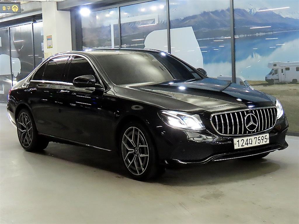 Mercedes Benz E class 2017 Negro - Importación desde Corea - HF Imports Iquique - Foto 1