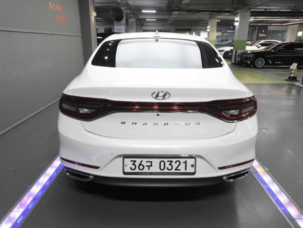 HYUNDAI Grandeur - Vista 4