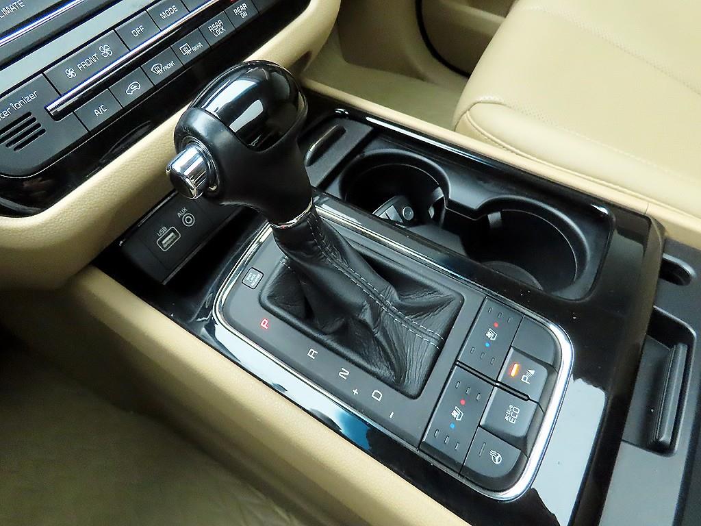 KIA Carnival - Vista 10