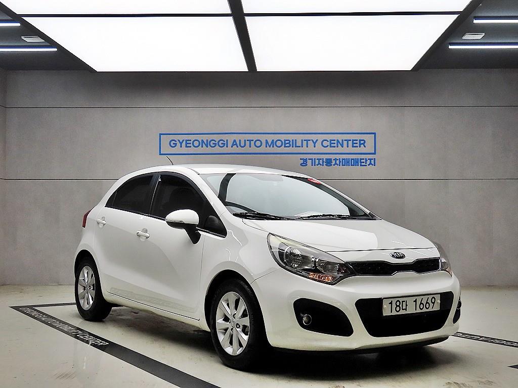 KIA Pride 2013 - Importación desde Corea - HF Imports Iquique - Foto 1