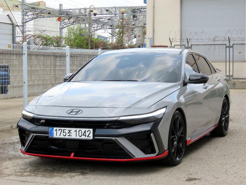 HYUNDAI Avante - Vista 2