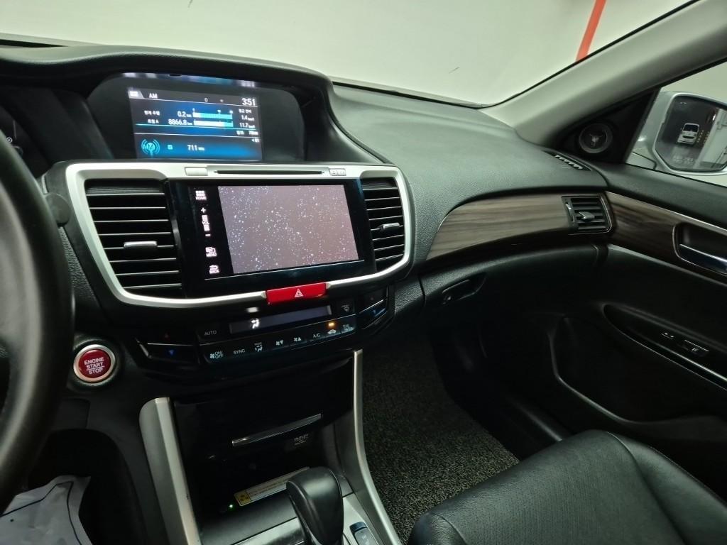 Honda Accord - Vista 10