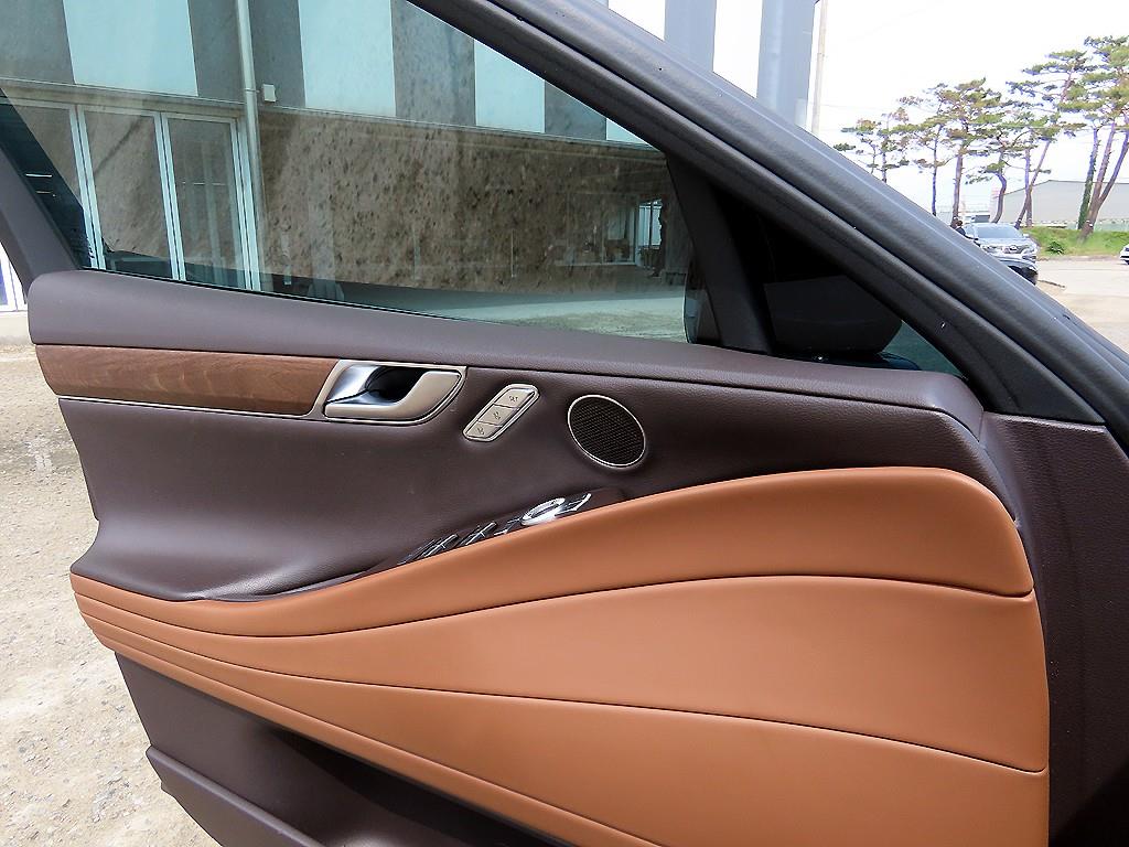 Genesis G80 - Vista 12