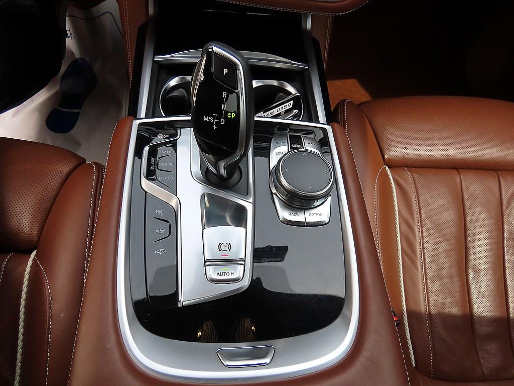 BMW 7 Series - Vista 11