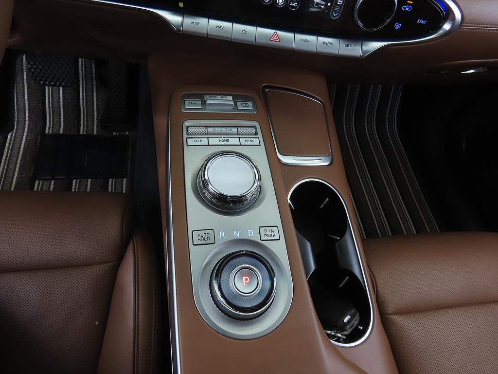 Genesis GV70 - Vista 11