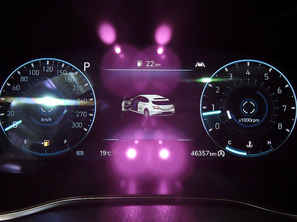 Genesis G70 - Vista 9