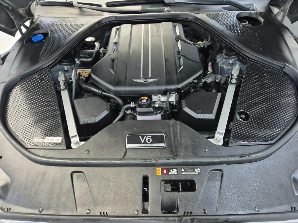 Genesis G90 - Vista 5