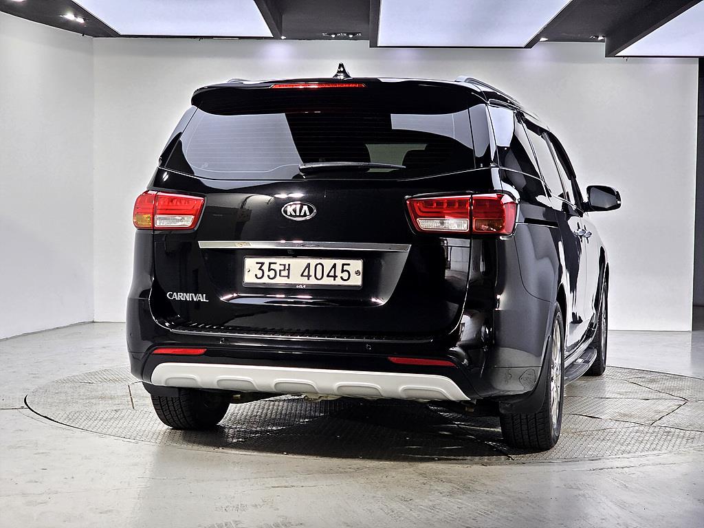 KIA Carnival - Vista 3