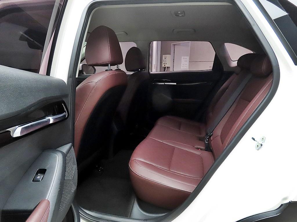 KIA Seltos - Vista 6