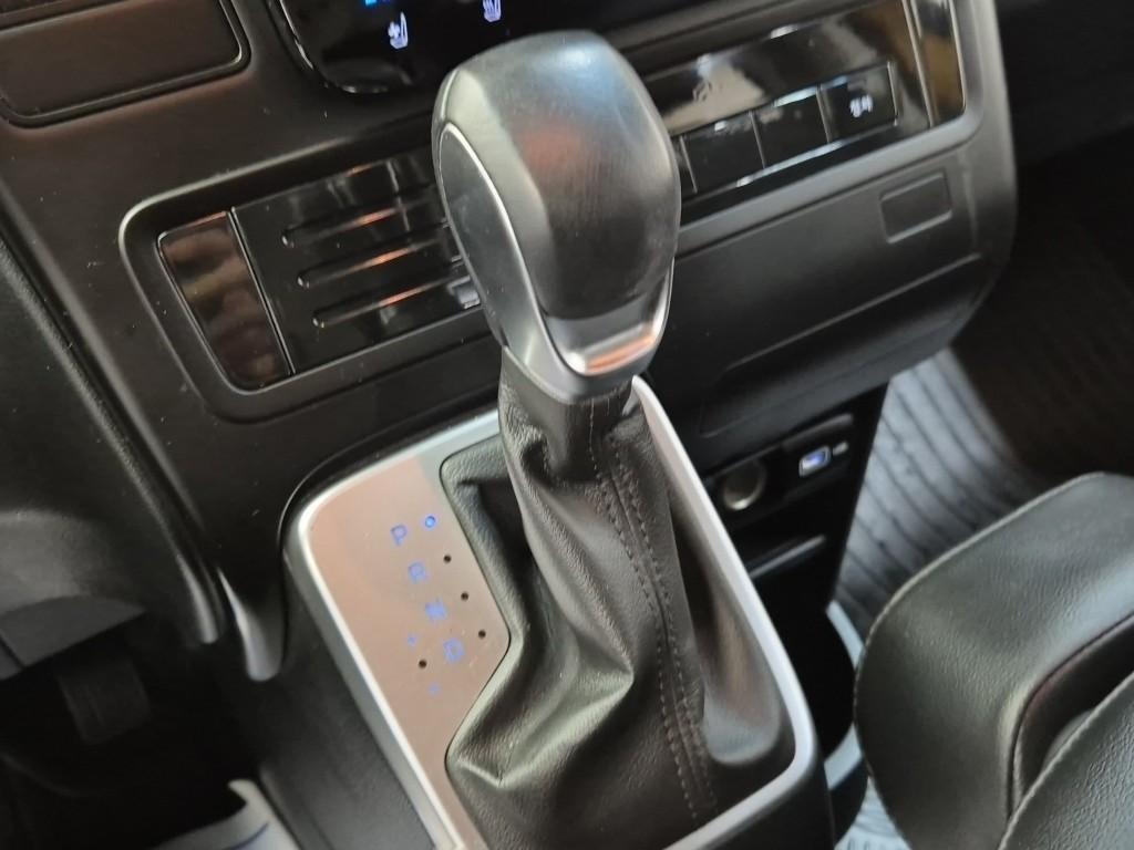 HYUNDAI Staria - Vista 8