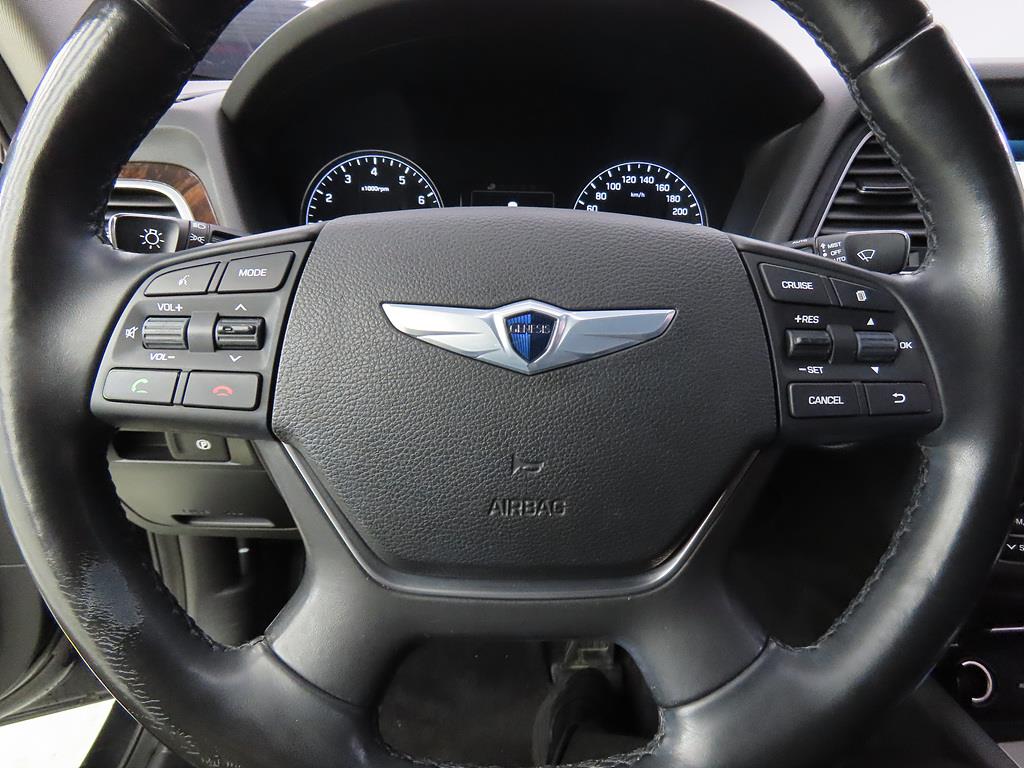 HYUNDAI Genesis - Vista 8