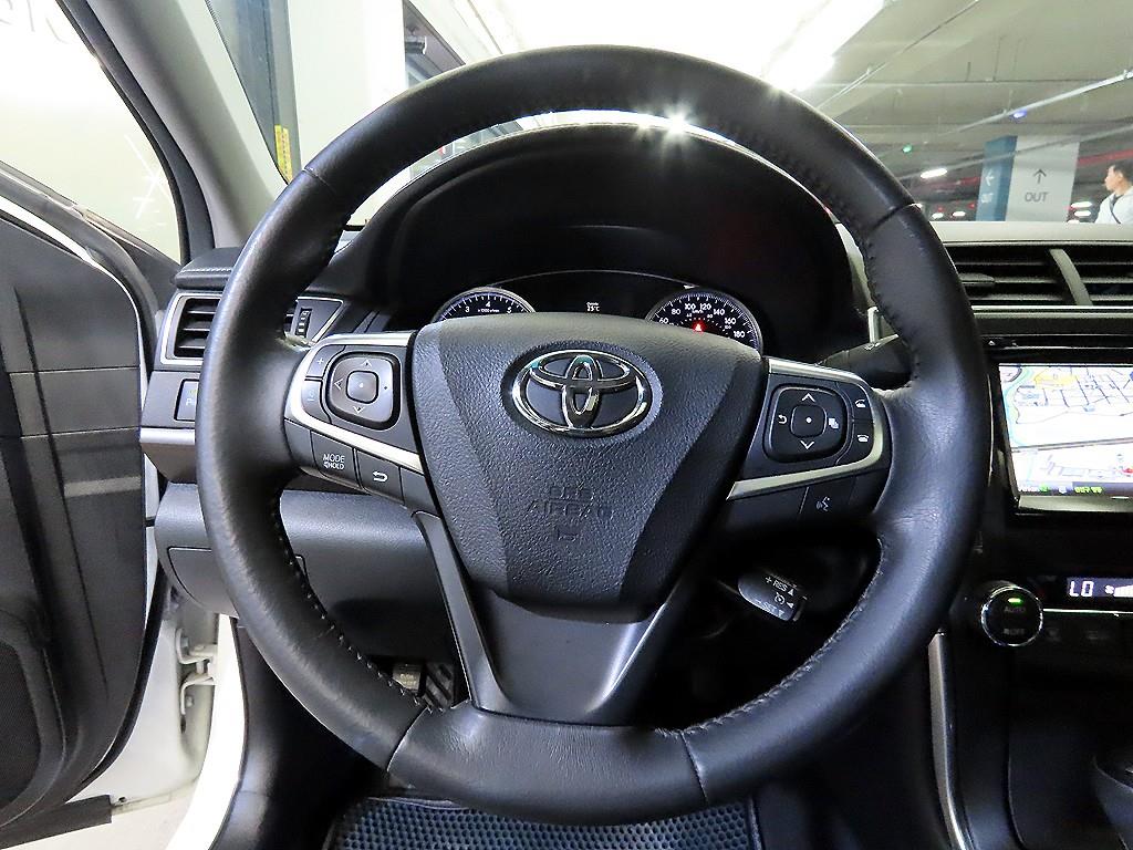 Toyota Camry - Vista 8