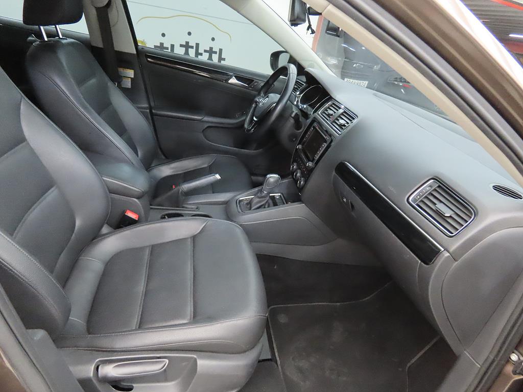 Volkswagen Jetta - Vista 7
