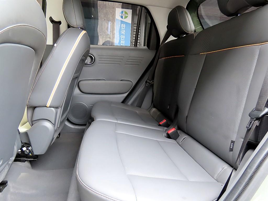HYUNDAI Casper - Vista 6
