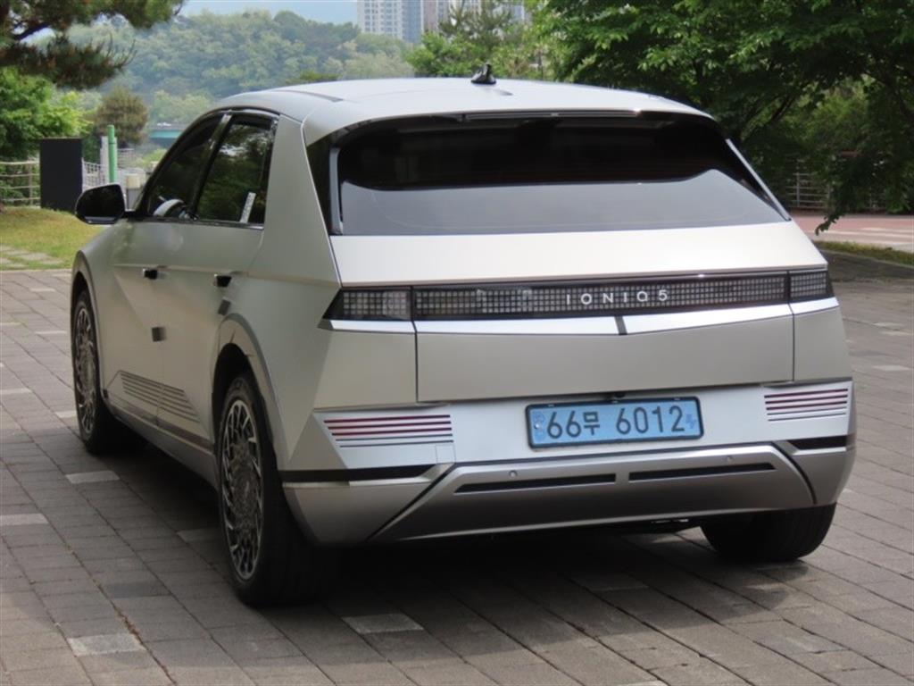 HYUNDAI Ioniq 5 - Vista 7