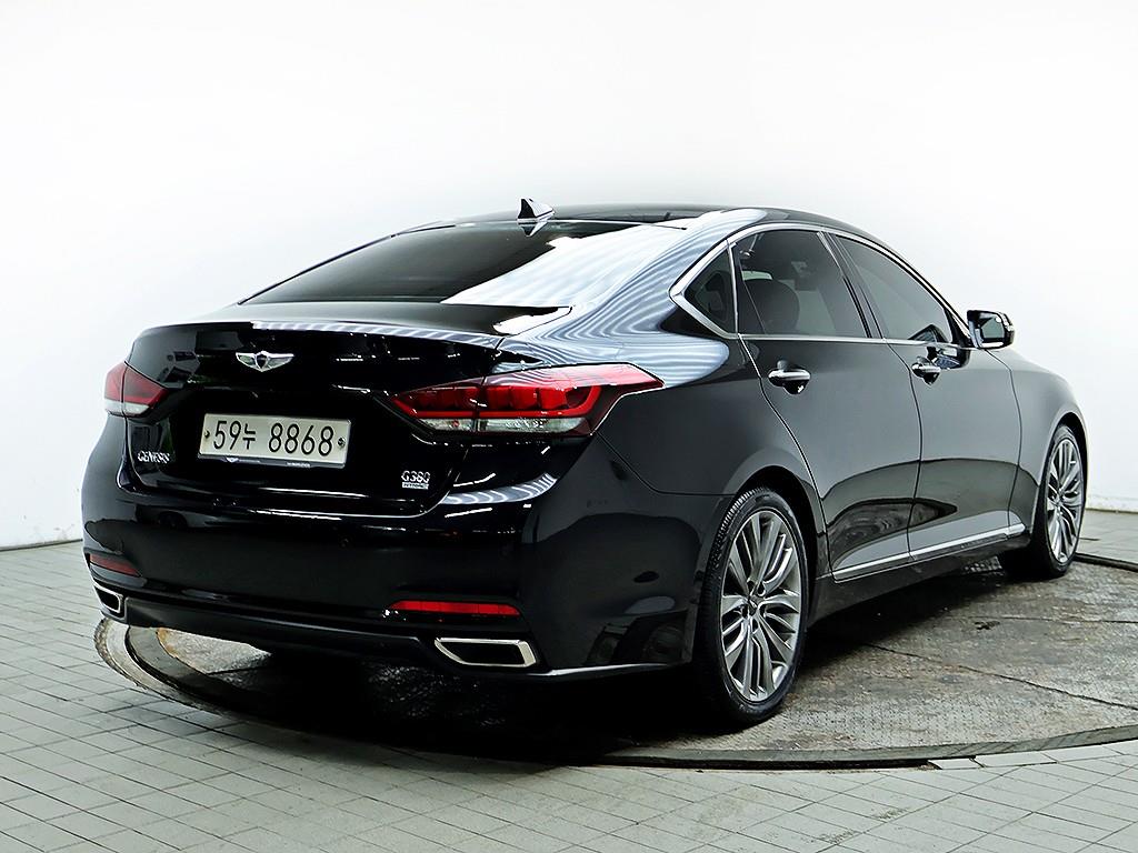 HYUNDAI Genesis - Vista 7