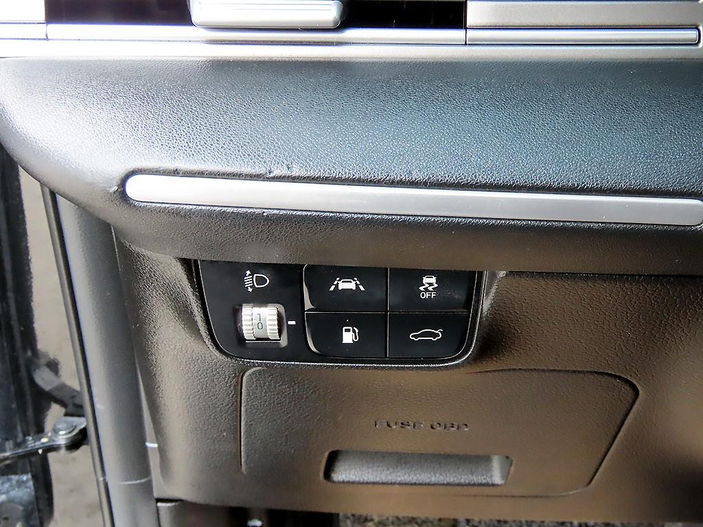 HYUNDAI Grandeur - Vista 12