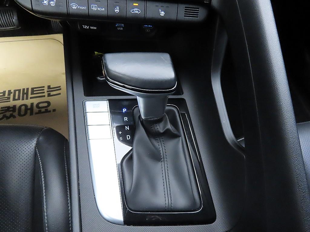 HYUNDAI Avante - Vista 10
