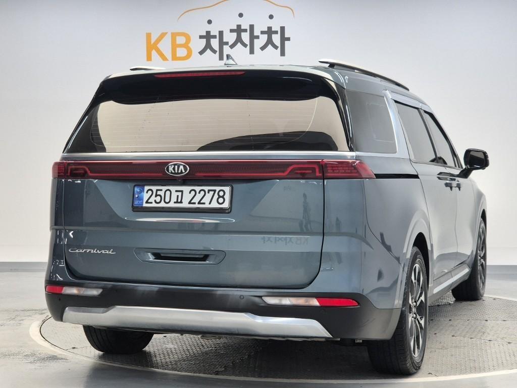 KIA Carnival - Vista 4