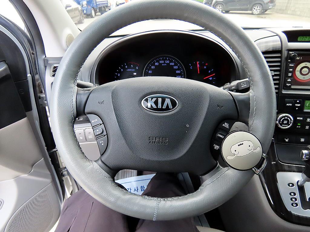 KIA Carnival - Vista 9