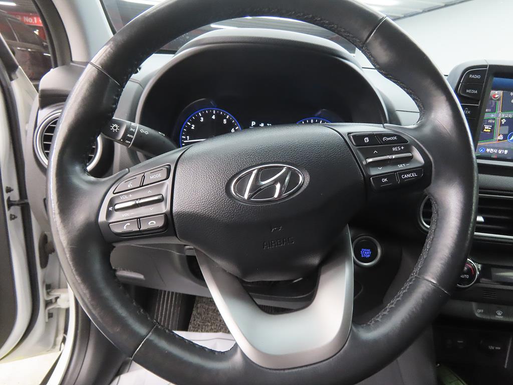 HYUNDAI Kona - Vista 8