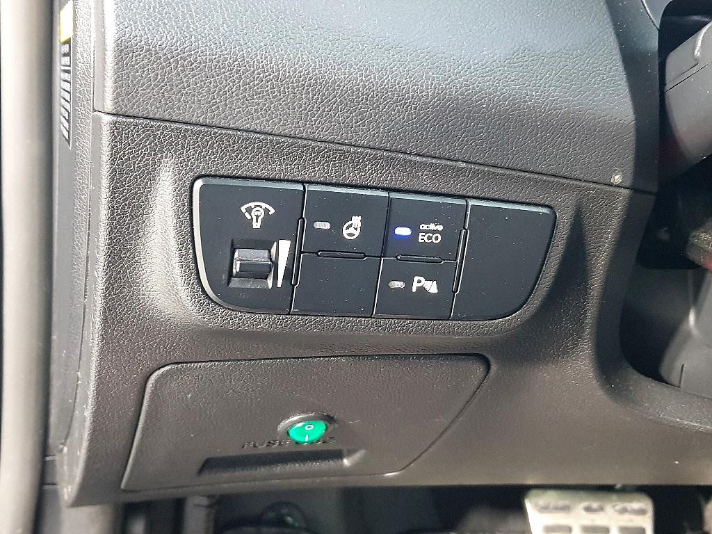 HYUNDAI Veloster - Vista 11